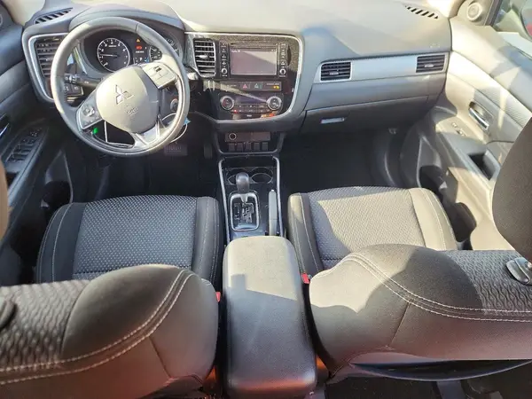 JA4AD2A34HZ069921 2017 MITSUBISHI OUTLANDER - Image 8