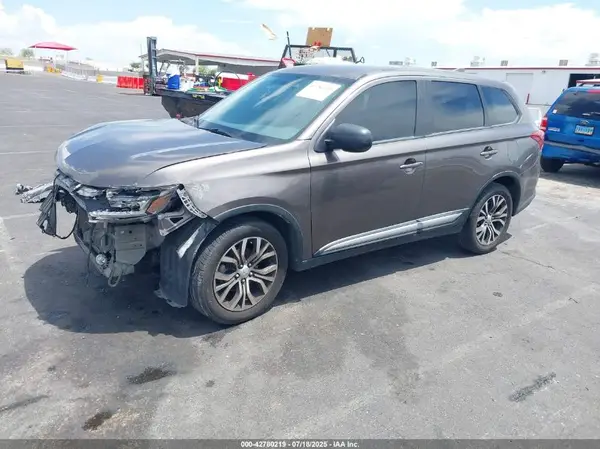 JA4AD2A34HZ070535 2017 MITSUBISHI OUTLANDER - Image 2