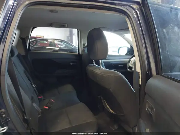JA4AD2A34HZ070860 2017 MITSUBISHI OUTLANDER - Image 8