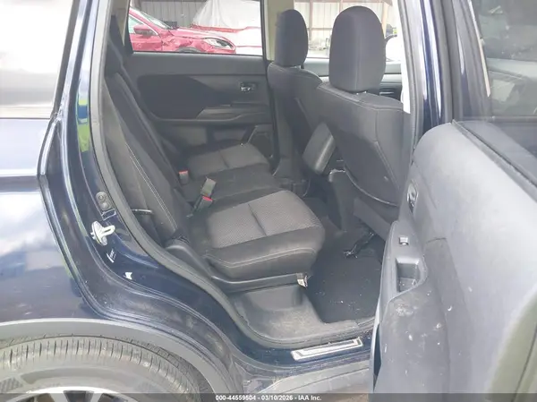 JA4AD2A34JJ000571 2018 MITSUBISHI OUTLANDER - Image 8