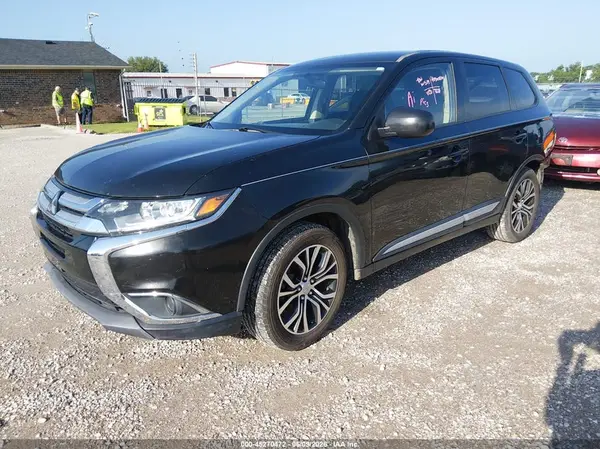 JA4AD2A34JJ001719 2018 MITSUBISHI OUTLANDER - Image 2