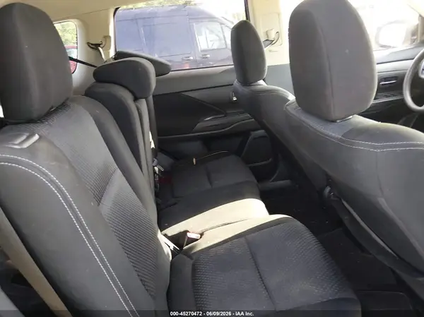 JA4AD2A34JJ001719 2018 MITSUBISHI OUTLANDER - Image 8
