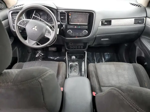 JA4AD2A34JJ004748 2018 MITSUBISHI OUTLANDER - Image 8