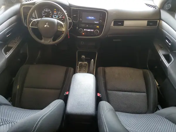 JA4AD2A34JJ005995 2018 MITSUBISHI OUTLANDER - Image 8