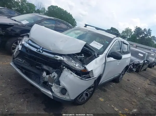 JA4AD2A34JZ014424 2018 MITSUBISHI OUTLANDER - Image 2