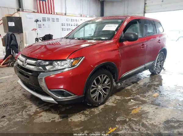 JA4AD2A34JZ020515 2018 MITSUBISHI OUTLANDER - Image 2