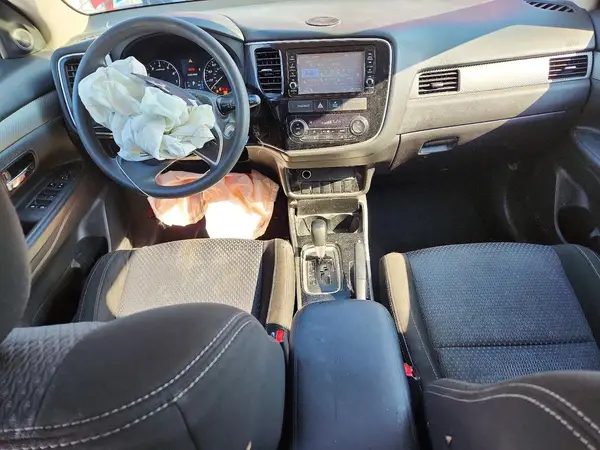 JA4AD2A34JZ032311 2018 MITSUBISHI OUTLANDER - Image 8