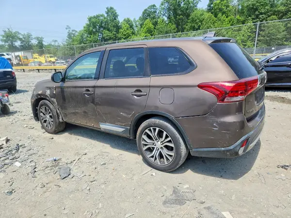 JA4AD2A34JZ033779 2018 MITSUBISHI OUTLANDER - Image 2