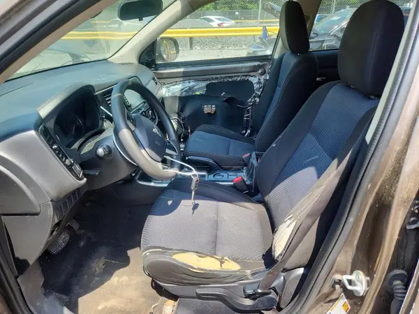 JA4AD2A34JZ033779 2018 MITSUBISHI OUTLANDER - Image 8