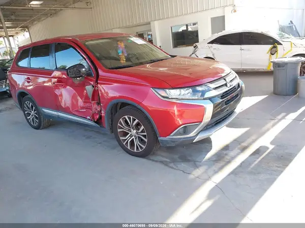 JA4AD2A34JZ034785 2018 MITSUBISHI OUTLANDER - Image 1