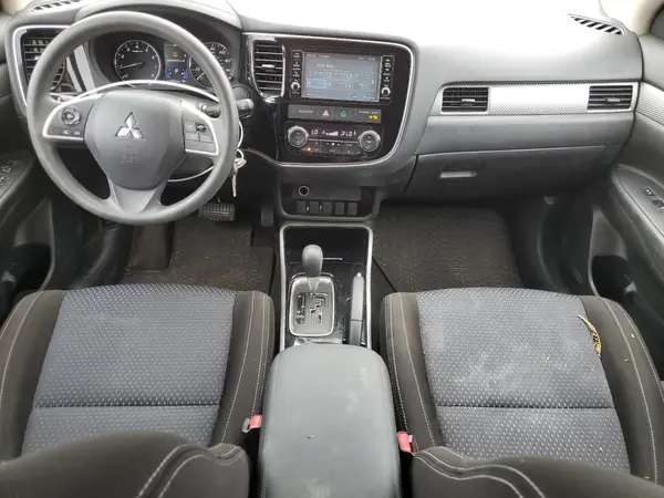 JA4AD2A34JZ035564 2018 MITSUBISHI OUTLANDER - Image 8