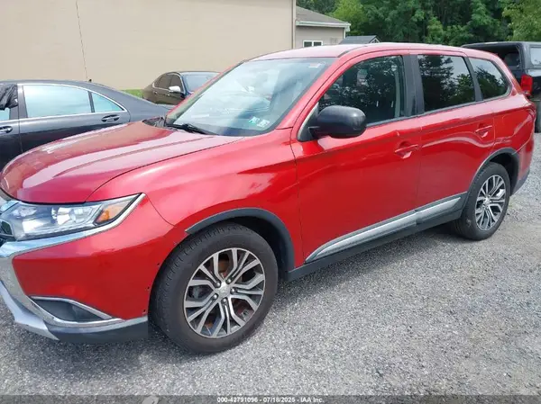 JA4AD2A34JZ037718 2018 MITSUBISHI OUTLANDER - Image 2