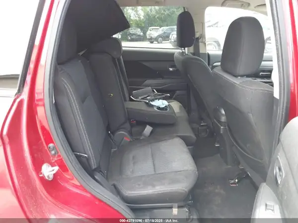 JA4AD2A34JZ037718 2018 MITSUBISHI OUTLANDER - Image 8