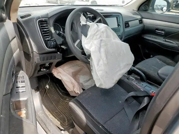 JA4AD2A34JZ038707 2018 MITSUBISHI OUTLANDER - Image 8