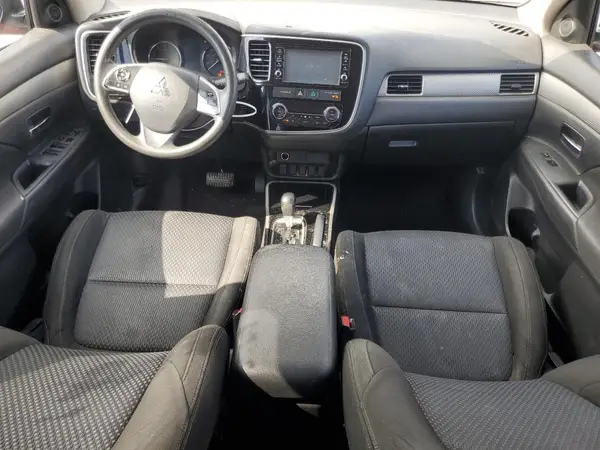 JA4AD2A34JZ051876 2018 MITSUBISHI OUTLANDER - Image 8