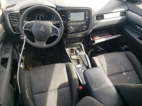 JA4AD2A34JZ060593 2018 MITSUBISHI OUTLANDER - Image 8