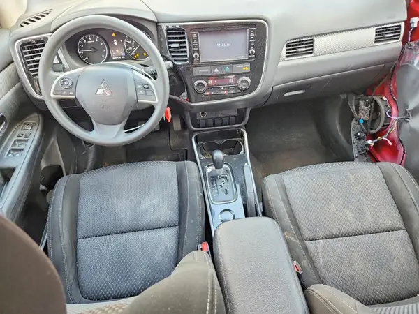 JA4AD2A34JZ063185 2018 MITSUBISHI OUTLANDER - Image 8