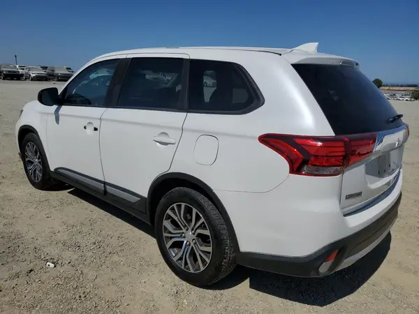 JA4AD2A34JZ063896 2018 MITSUBISHI OUTLANDER - Image 2