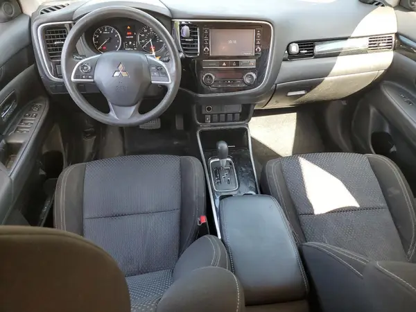 JA4AD2A34KZ008365 2019 MITSUBISHI OUTLANDER - Image 8