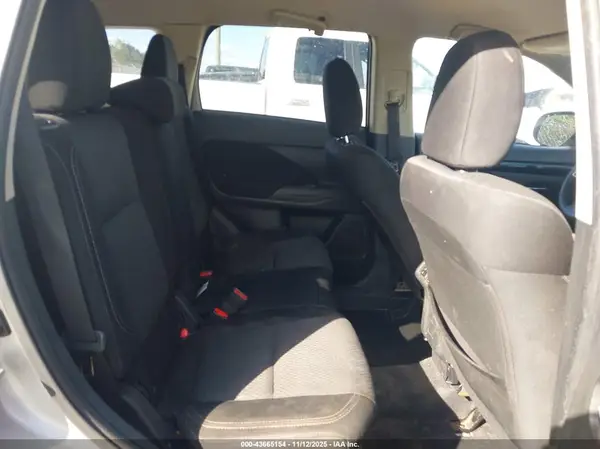 JA4AD2A34KZ018667 2019 MITSUBISHI OUTLANDER - Image 8
