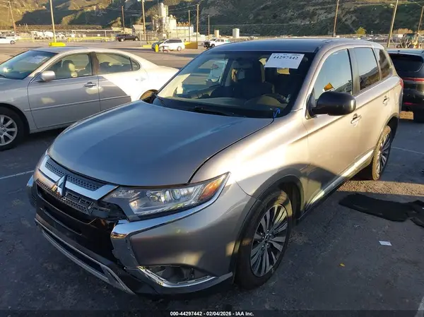 JA4AD2A34KZ029765 2019 MITSUBISHI OUTLANDER - Image 2