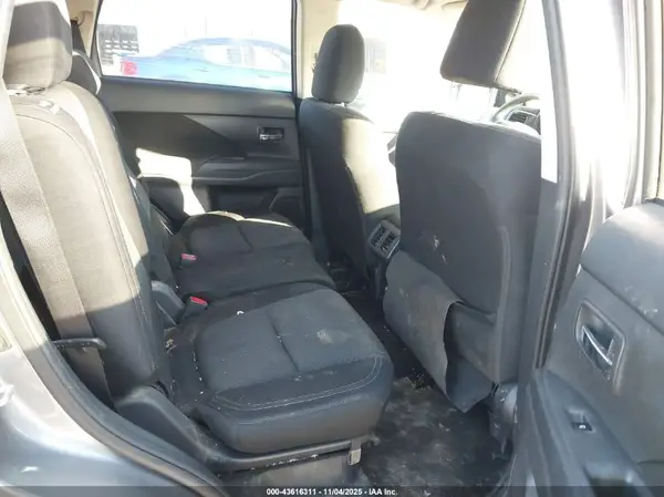 JA4AD2A34KZ036893 2019 MITSUBISHI OUTLANDER - Image 8