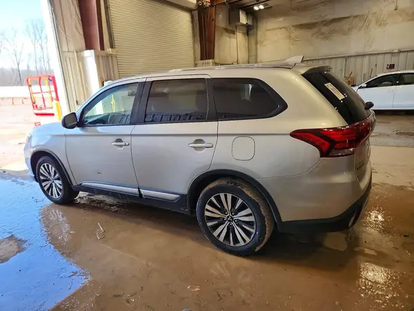 JA4AD2A34KZ053323 2019 MITSUBISHI OUTLANDER - Image 2