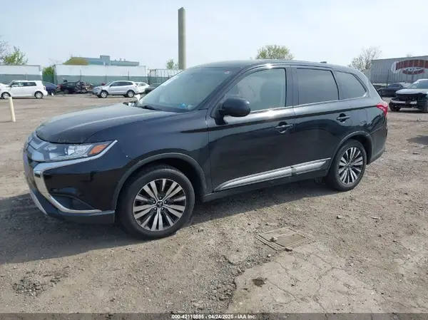 JA4AD2A34KZ055525 2019 MITSUBISHI OUTLANDER - Image 2
