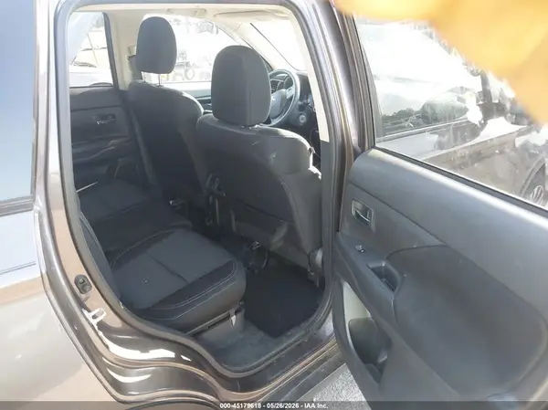 JA4AD2A34LZ014653 2020 MITSUBISHI OUTLANDER - Image 8