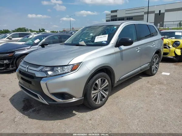 JA4AD2A34LZ047099 2020 MITSUBISHI OUTLANDER - Image 2