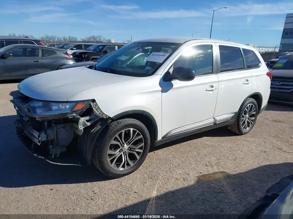 JA4AD2A35GZ008589 2016 MITSUBISHI OUTLANDER - Image 2