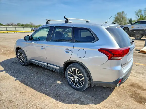 JA4AD2A35GZ010794 2016 MITSUBISHI OUTLANDER - Image 2