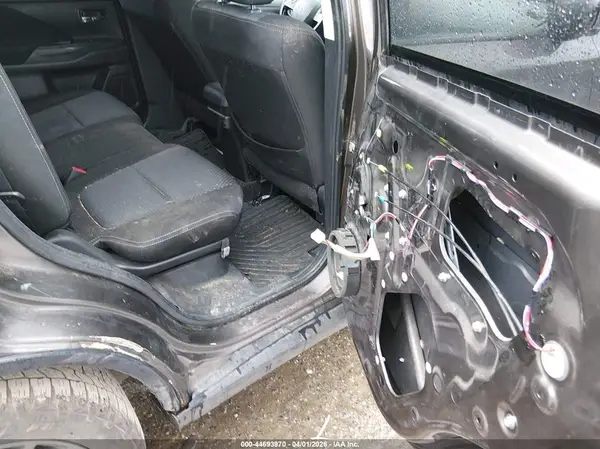 JA4AD2A35GZ056500 2016 MITSUBISHI OUTLANDER - Image 8