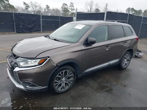 JA4AD2A35HZ009419 2017 MITSUBISHI OUTLANDER - Image 2
