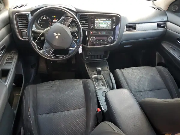 JA4AD2A35HZ020758 2017 MITSUBISHI OUTLANDER - Image 8