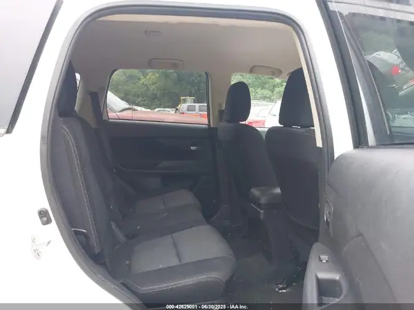 JA4AD2A35HZ028942 2017 MITSUBISHI OUTLANDER - Image 8
