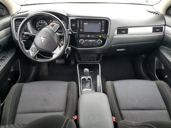 JA4AD2A35HZ034613 2017 MITSUBISHI OUTLANDER - Image 8