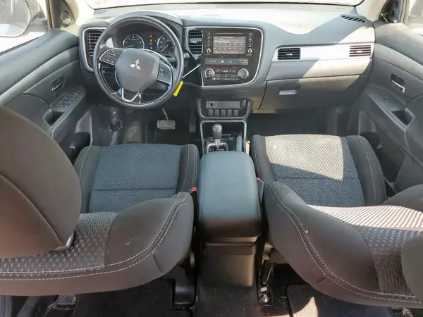 JA4AD2A35HZ035146 2017 MITSUBISHI OUTLANDER - Image 8