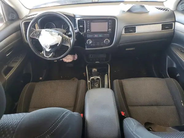 JA4AD2A35HZ035275 2017 MITSUBISHI OUTLANDER - Image 8