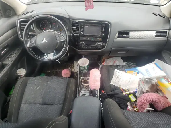 JA4AD2A35HZ036636 2017 MITSUBISHI OUTLANDER - Image 8