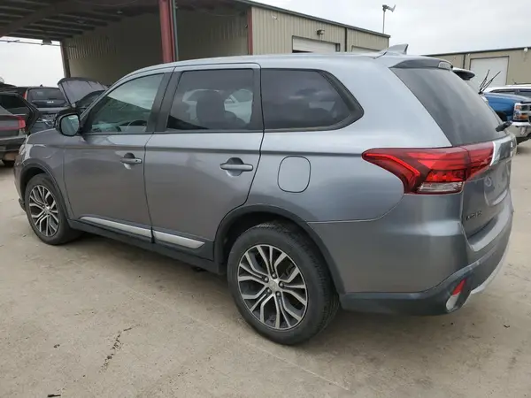 JA4AD2A35HZ044123 2017 MITSUBISHI OUTLANDER - Image 2