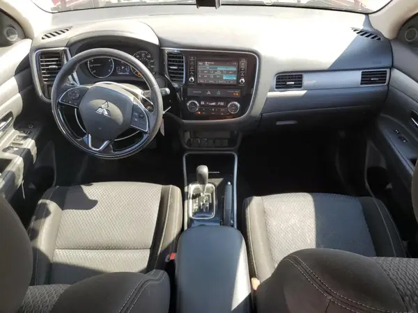 JA4AD2A35HZ048849 2017 MITSUBISHI OUTLANDER - Image 8