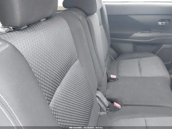 JA4AD2A35HZ050004 2017 MITSUBISHI OUTLANDER - Image 8