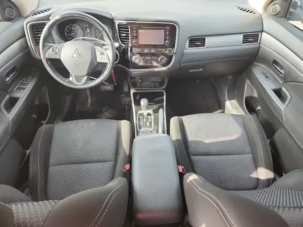 JA4AD2A35HZ060693 2017 MITSUBISHI OUTLANDER - Image 8