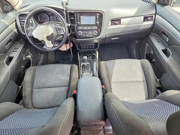JA4AD2A35HZ061150 2017 MITSUBISHI OUTLANDER - Image 8