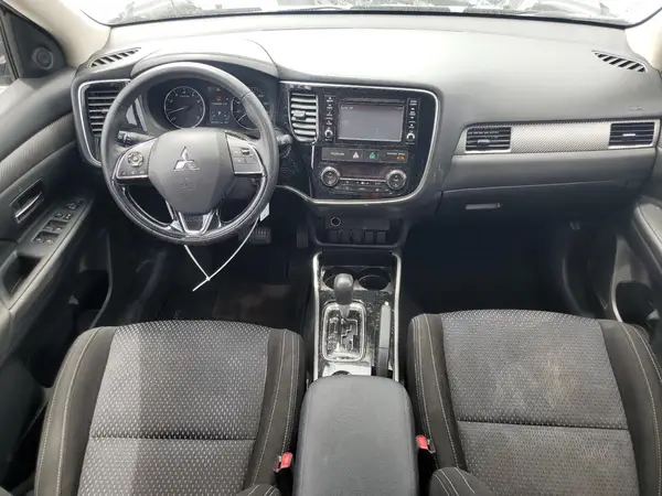 JA4AD2A35HZ066915 2017 MITSUBISHI OUTLANDER - Image 8