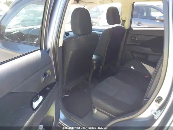 JA4AD2A35HZ067708 2017 MITSUBISHI OUTLANDER - Image 8
