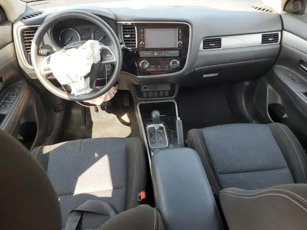 JA4AD2A35JJ003463 2018 MITSUBISHI OUTLANDER - Image 8