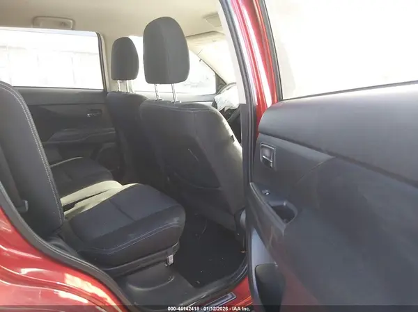 JA4AD2A35JZ001326 2018 MITSUBISHI OUTLANDER - Image 8