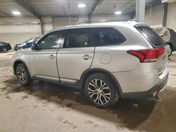JA4AD2A35JZ002914 2018 MITSUBISHI OUTLANDER - Image 2